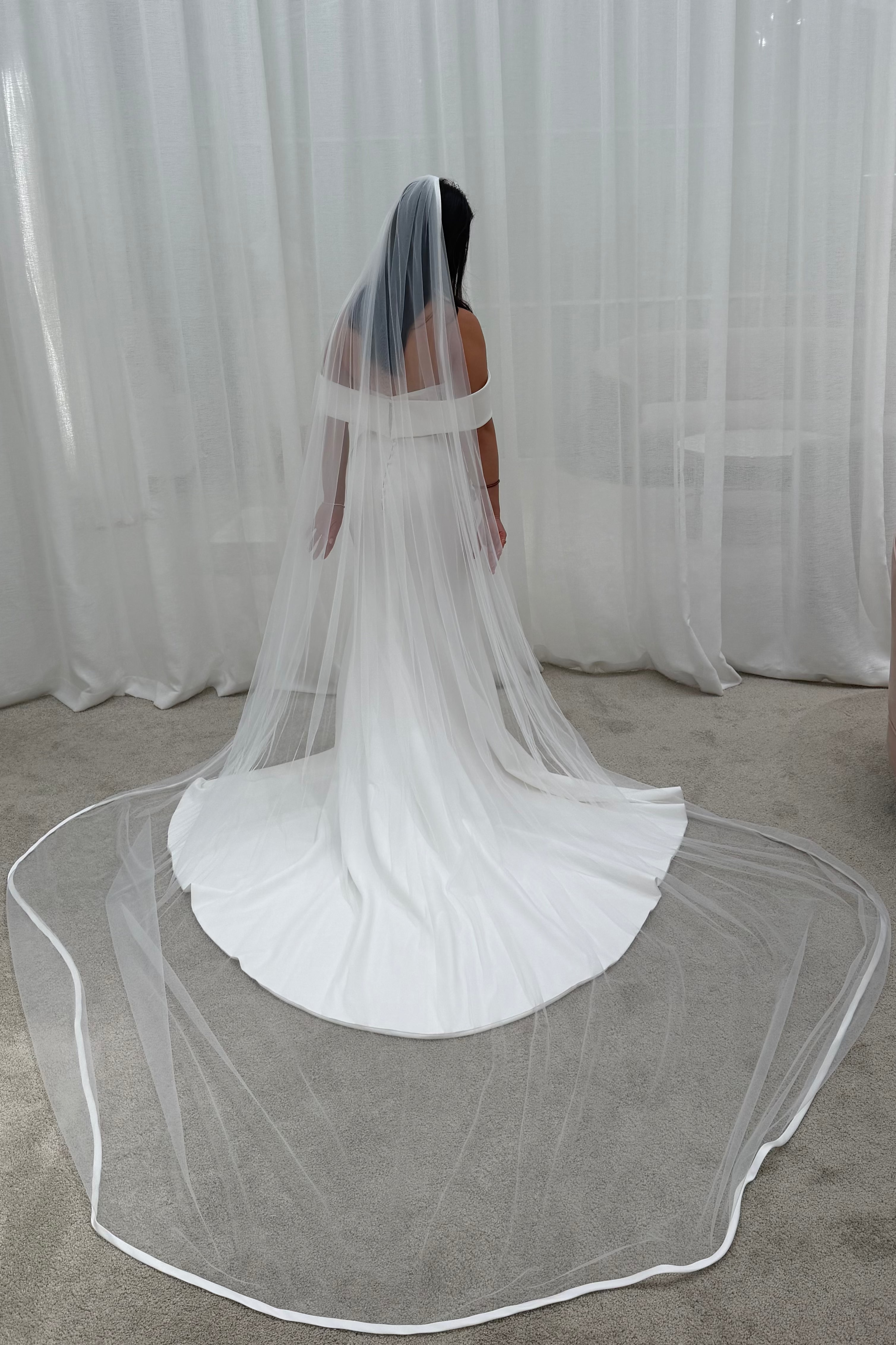 Sample Satin Piped Veil