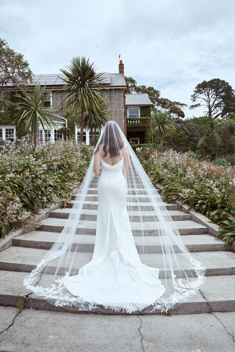 Trish Peng Classic Lace Veil