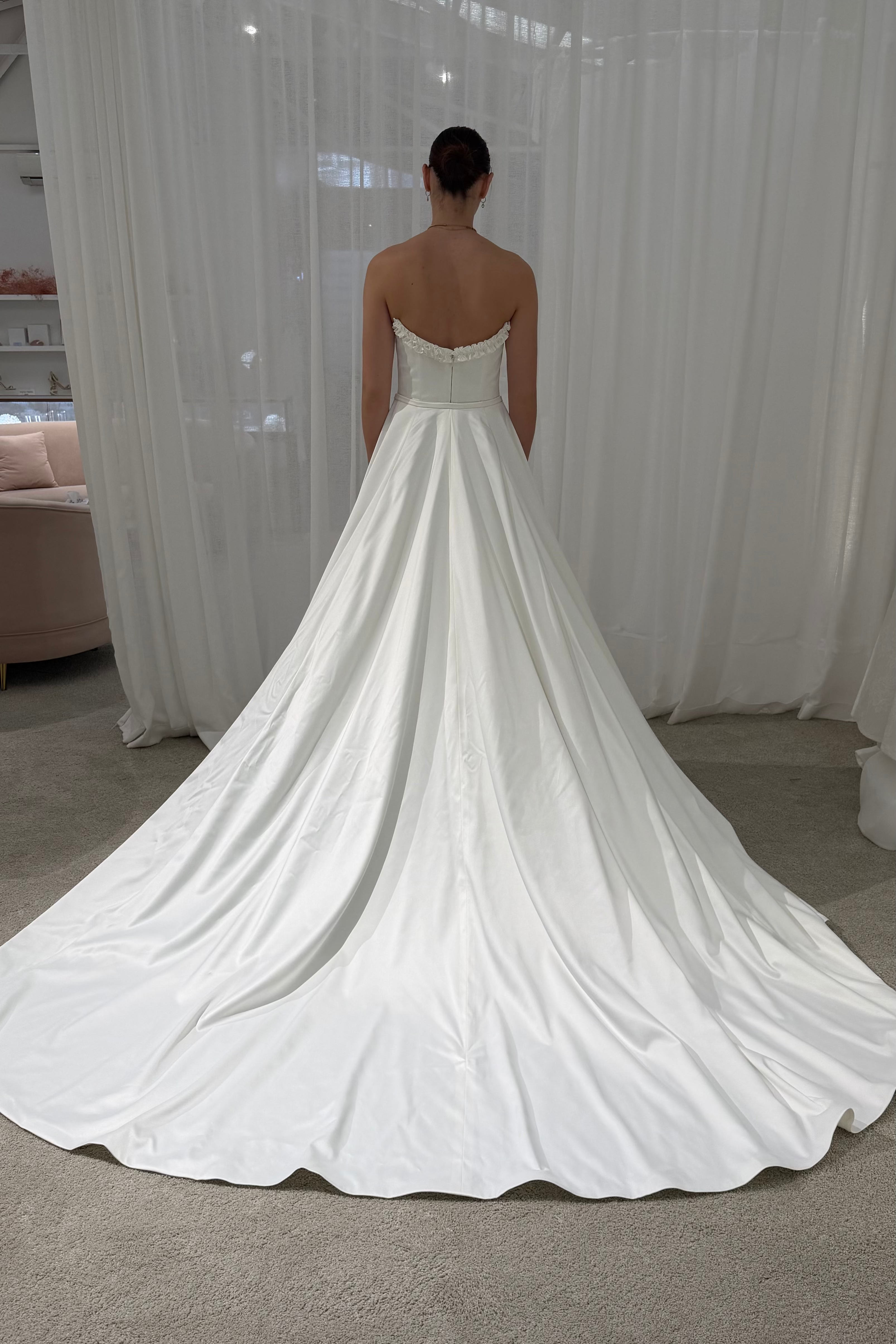 Yasmin V1 with overskirt