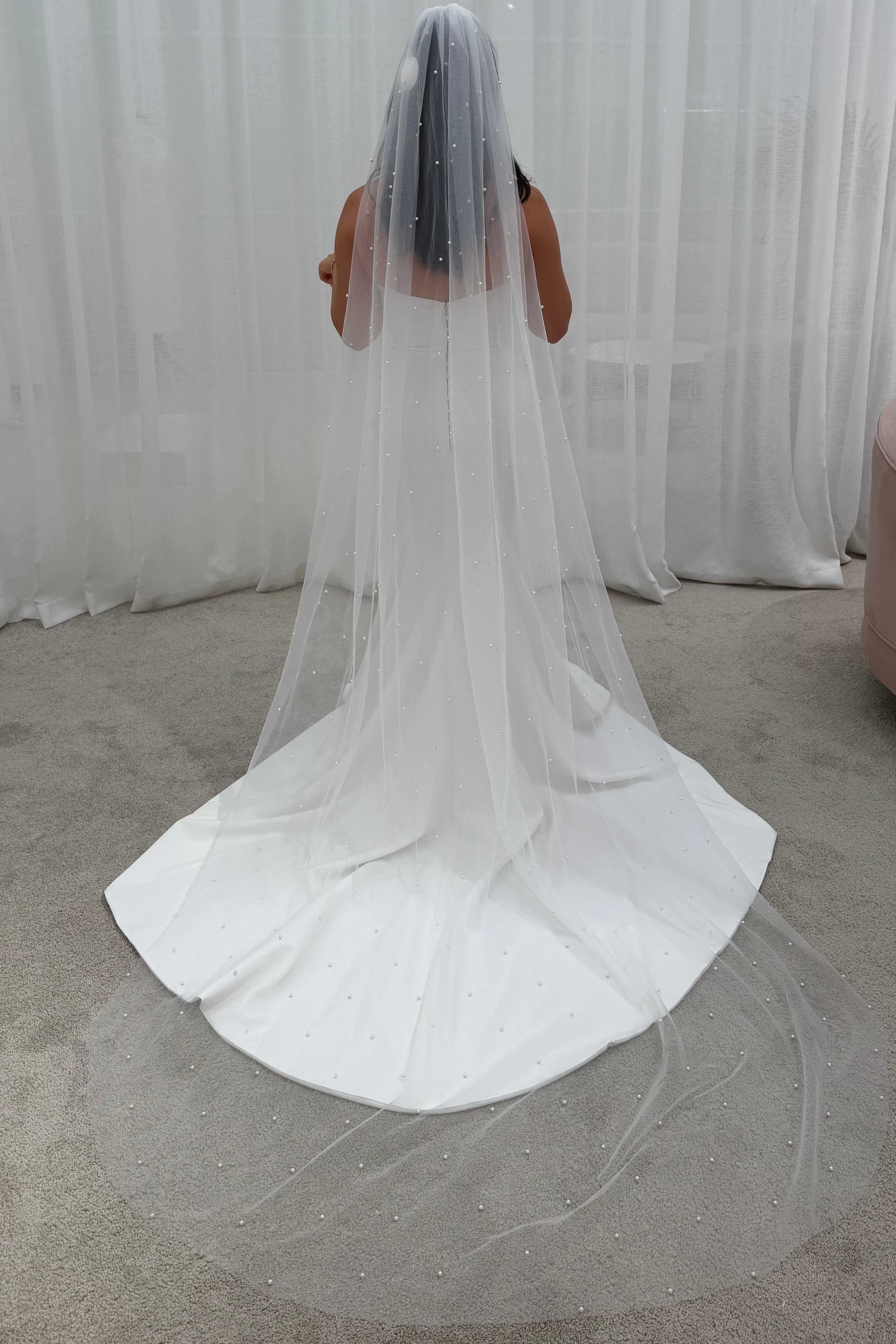 Narrow Pearl Veil