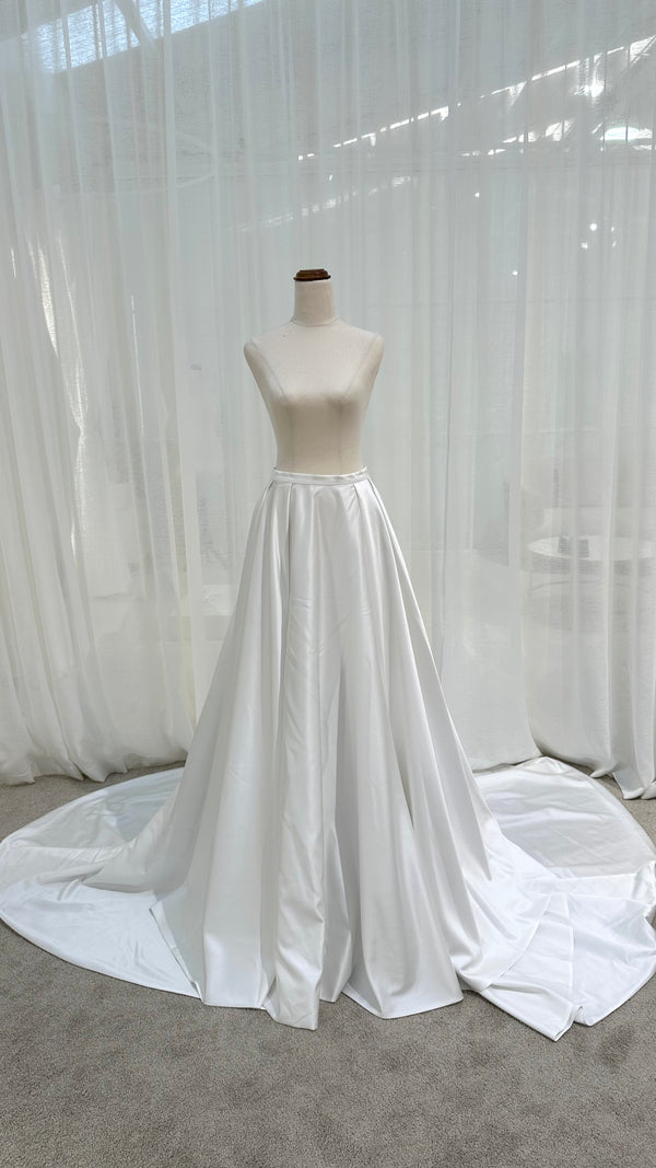 Overskirt Sample