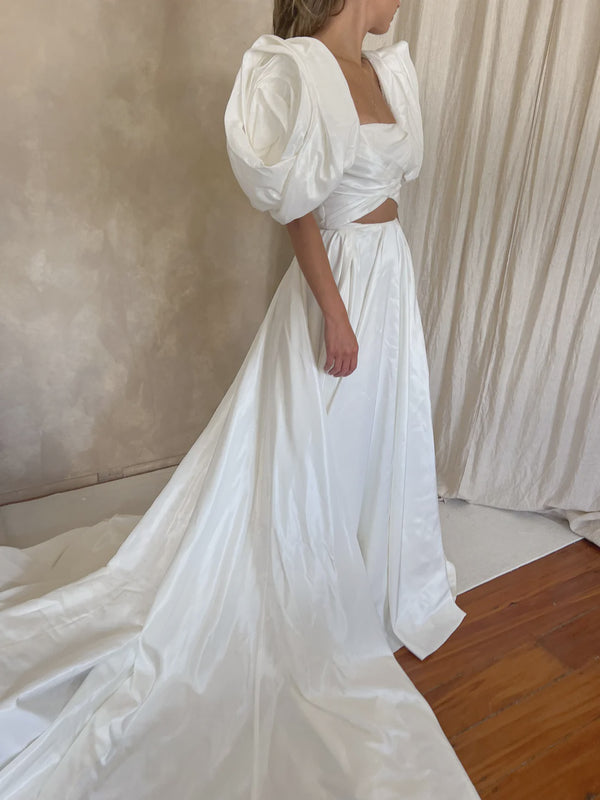 Magnolia With Rose Sleeves