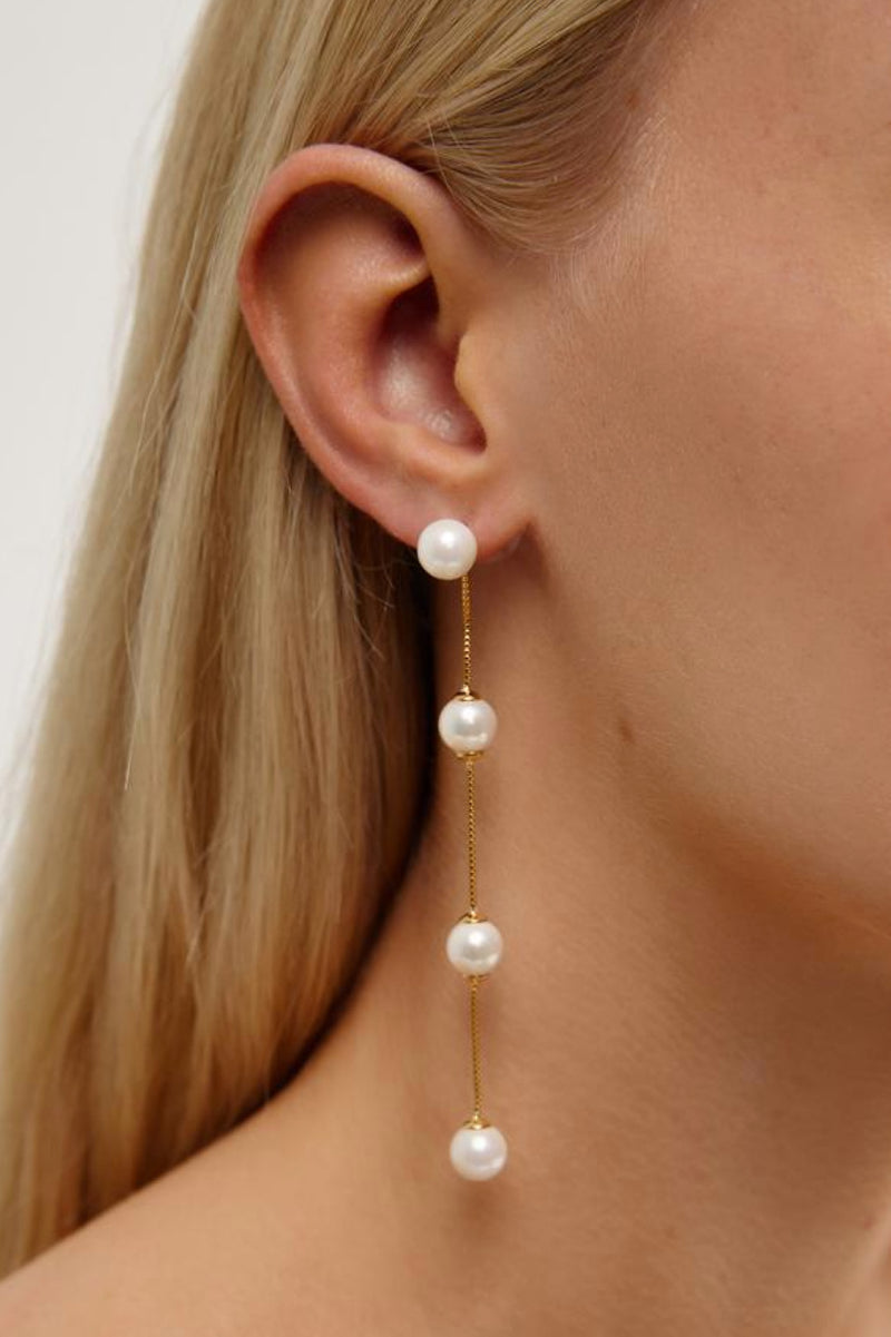 Imogen - Long Pearl Chain Wedding Earrings - Gold Closeup View