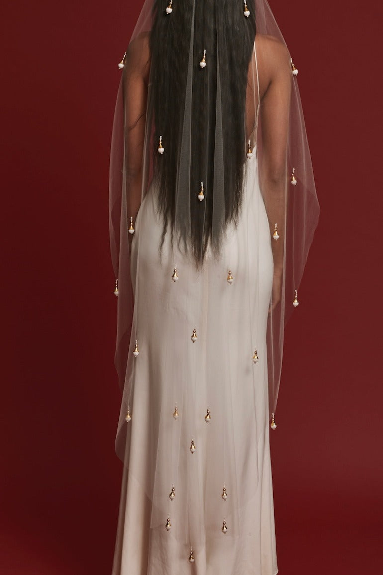 Cluster Pearl Veil back view