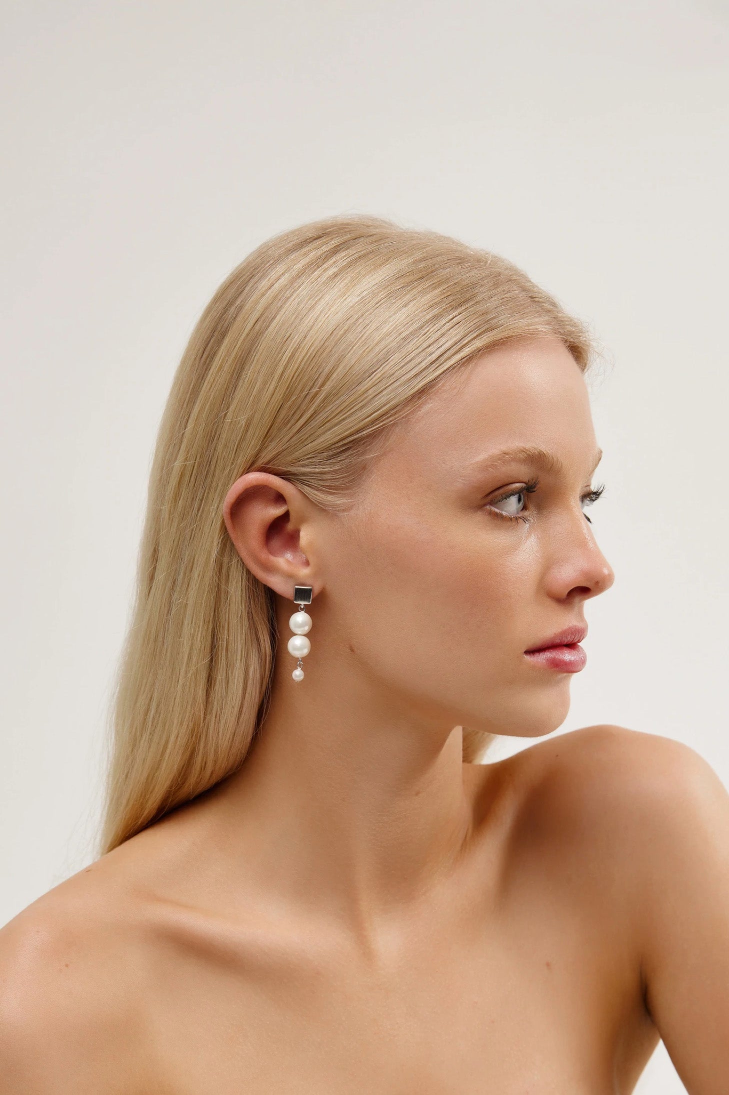 Girl Wearing Sophia- Silver