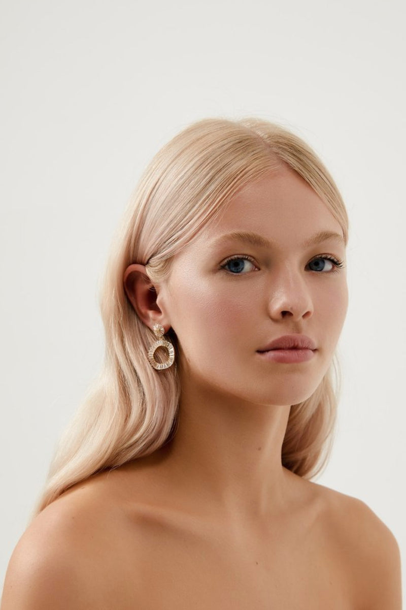 Girl Wearing Willow Statement Diamond Hoope Wedding Earrings- Gold